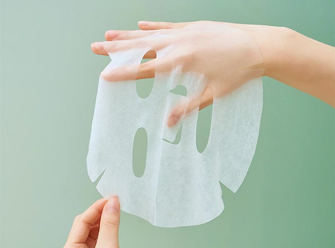 {"type":"root","children":[{"type":"paragraph","children":[{"type":"text","value":"1. After cleansing your face, apply toner to prepare skin for the next step.\n\n2. Take the product out of the pouch and adhere it evenly over your face avoiding the eye and mouth area. \n\n3. Remove it after 10-20 minutes. Using your fingers, gently pat remaining ampoule into the skin until thoroughly absorbed."}]}]}