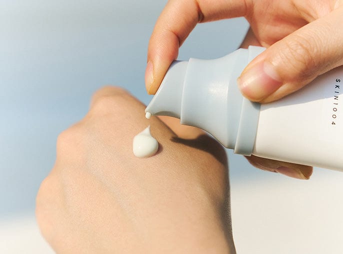 {"type":"root","children":[{"type":"paragraph","children":[{"type":"text","value":"Hyalu-Cica Water-Fit Sun Serum SPF50+ PA++++\n\n","bold":true},{"type":"text","value":"At the last step of basic skincare, evenly apply on areas exposed to UV rays such as face, neck, arms, and legs."}]}]}